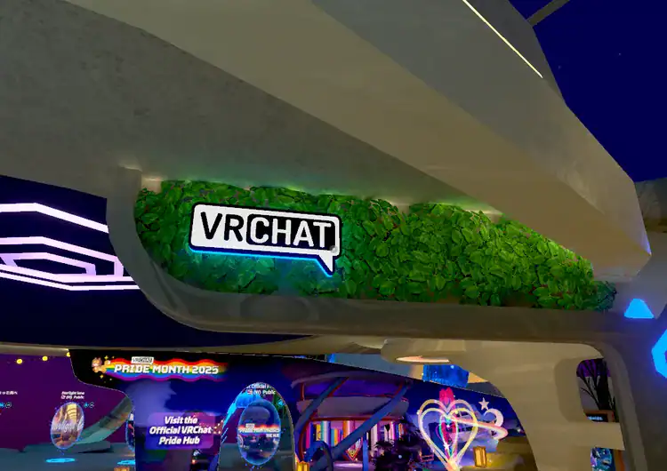 Tampilan ruang dalam ruangan yang ramah dengan logo VRChat.