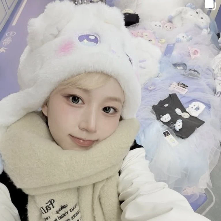 NMIXXのオ・ヘウォンの実物写真である。可愛い動物の帽子をかぶっている。