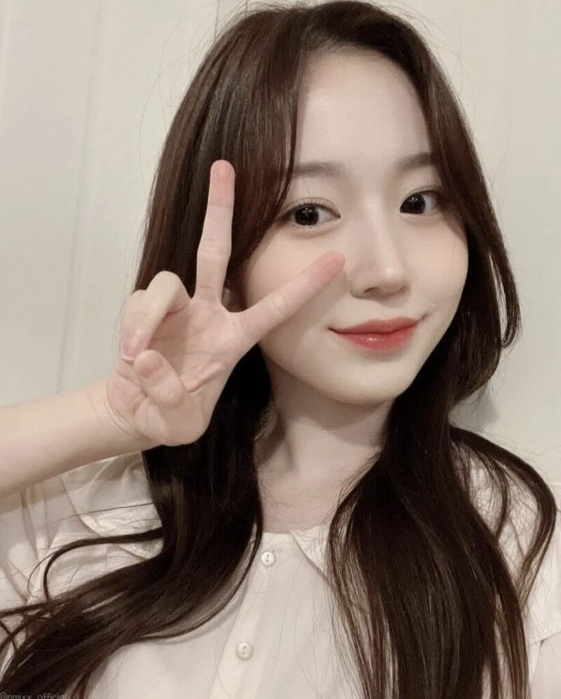 NMIXXオ・ヘウォンの自撮り写真。