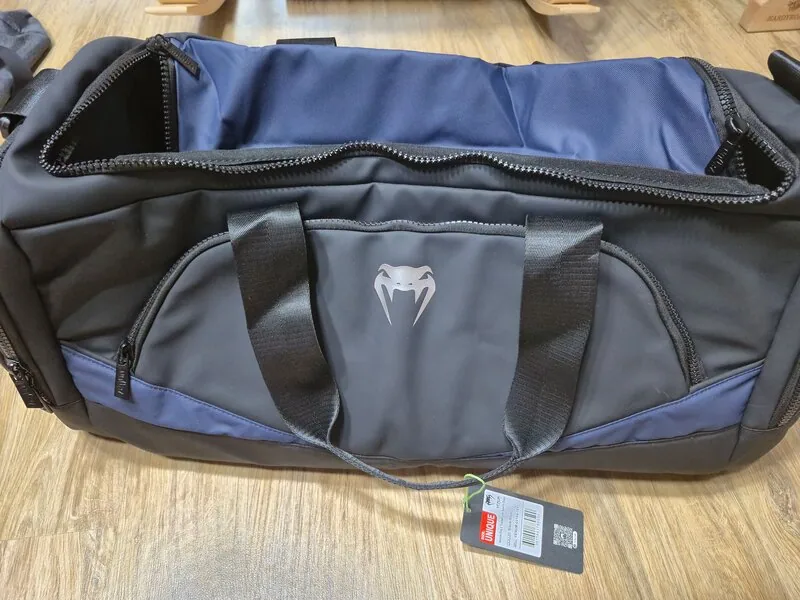 Venum Evo 2 トレーナー ライト ブラックブルー 正面