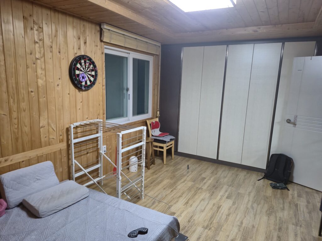 My Honest Review: A Wooden Bookshelf from Cheongju Station Furniture Plaza — Unveiling a Home Cleaning Routine Guided by Evolutionary Psychology